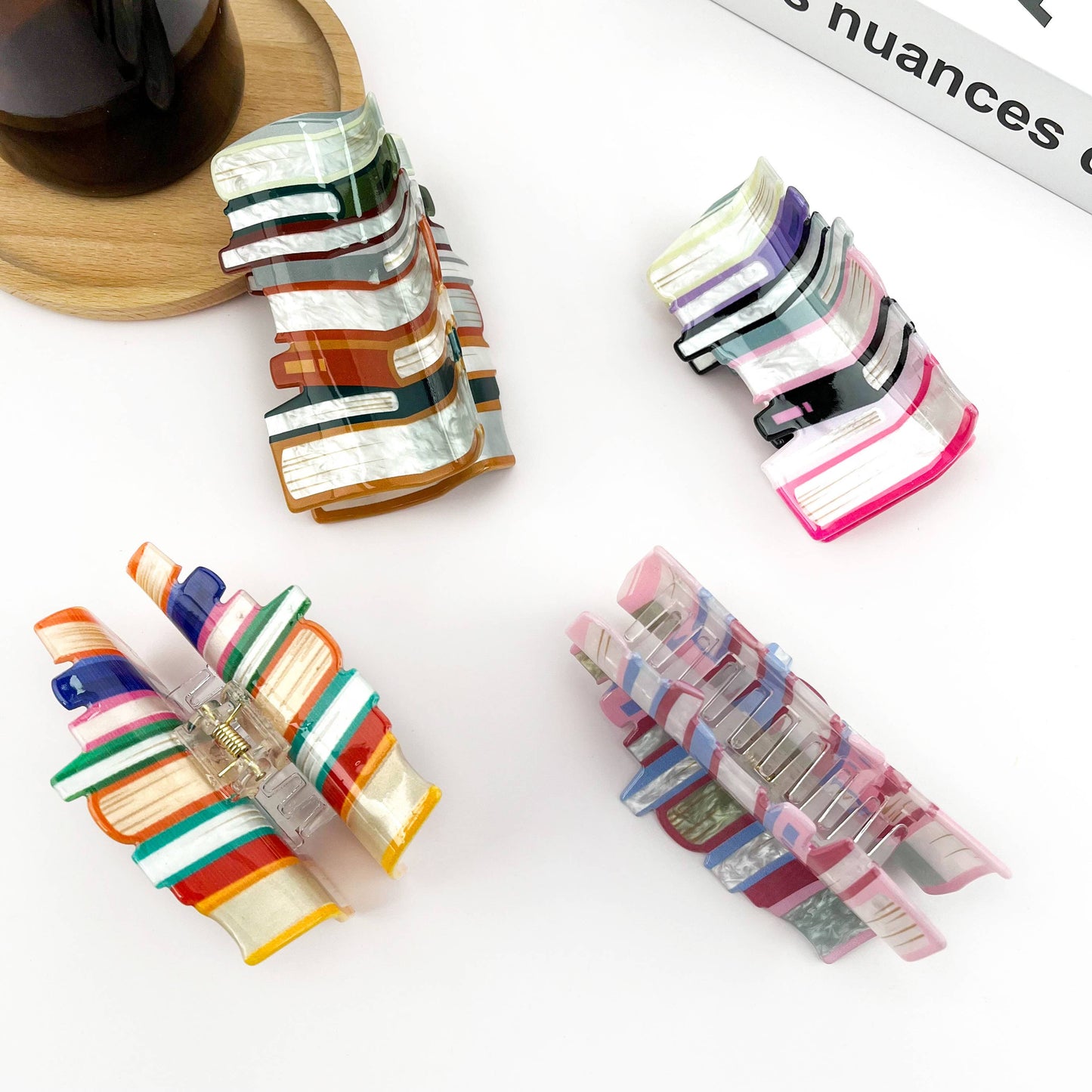 3.7'' Book Hair Clip