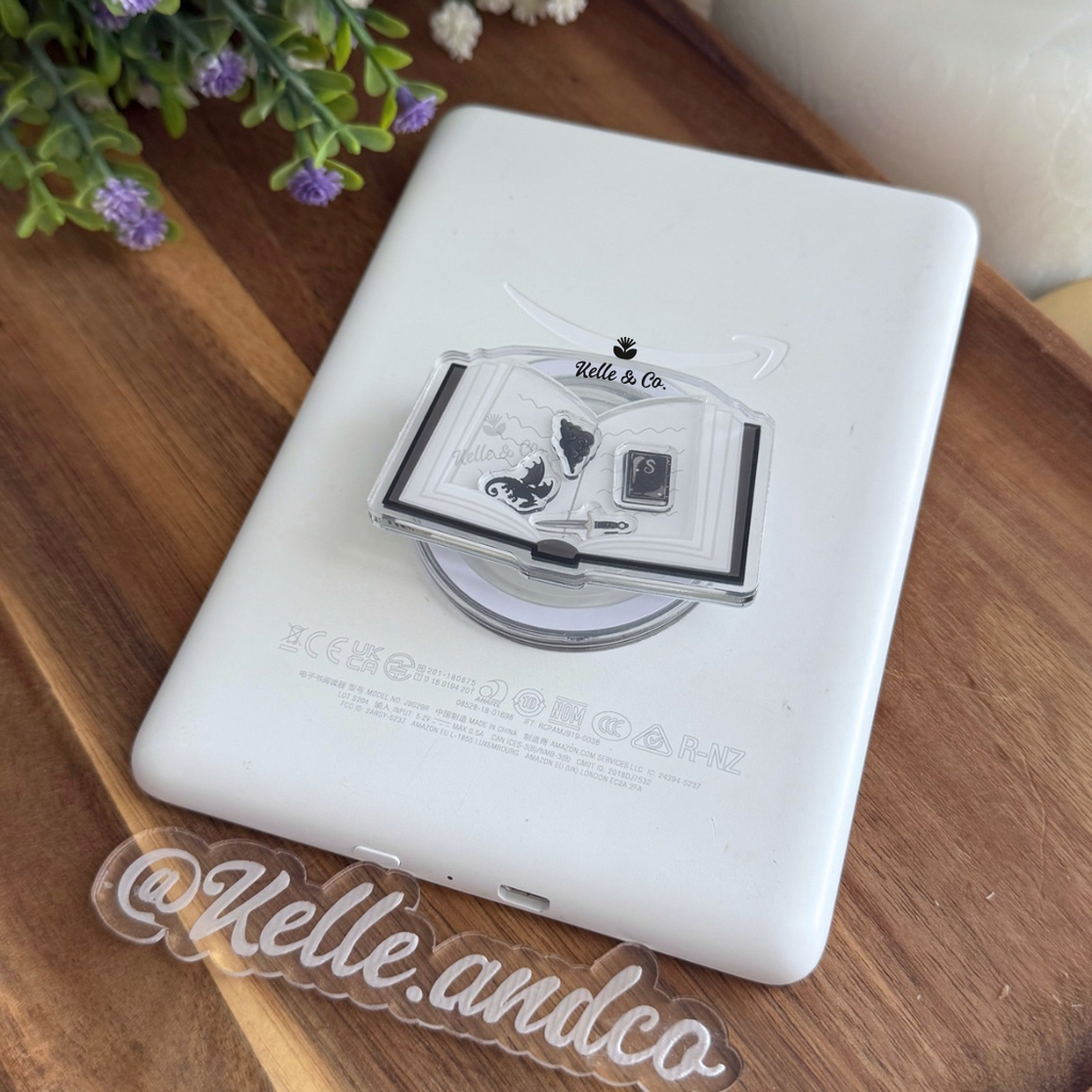 Fantasy book Shaker MagSafe Kindle Grip | Kindle case grip