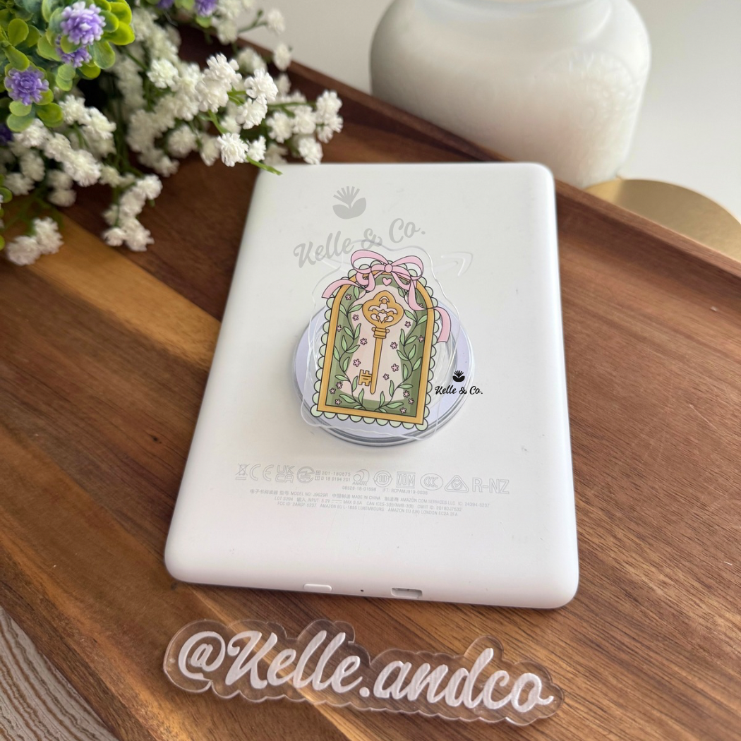 Fantasy Reader | Kindle Grip MagSafe | kindle case | books
