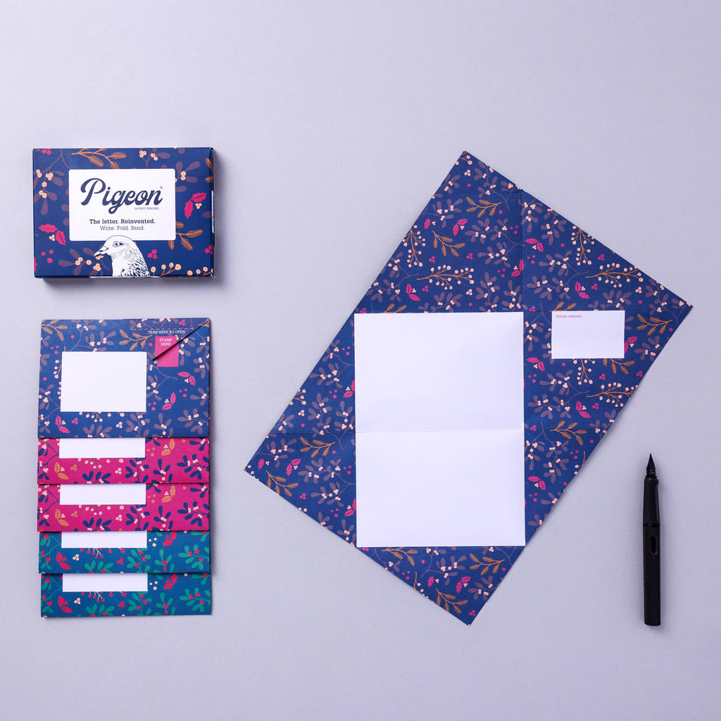 Winter Berries Pigeon, Folding Letter Set, Pack of 6 Letters
