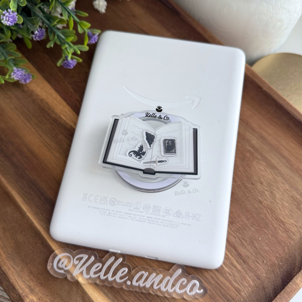Fantasy book Shaker MagSafe Kindle Grip | Kindle case grip