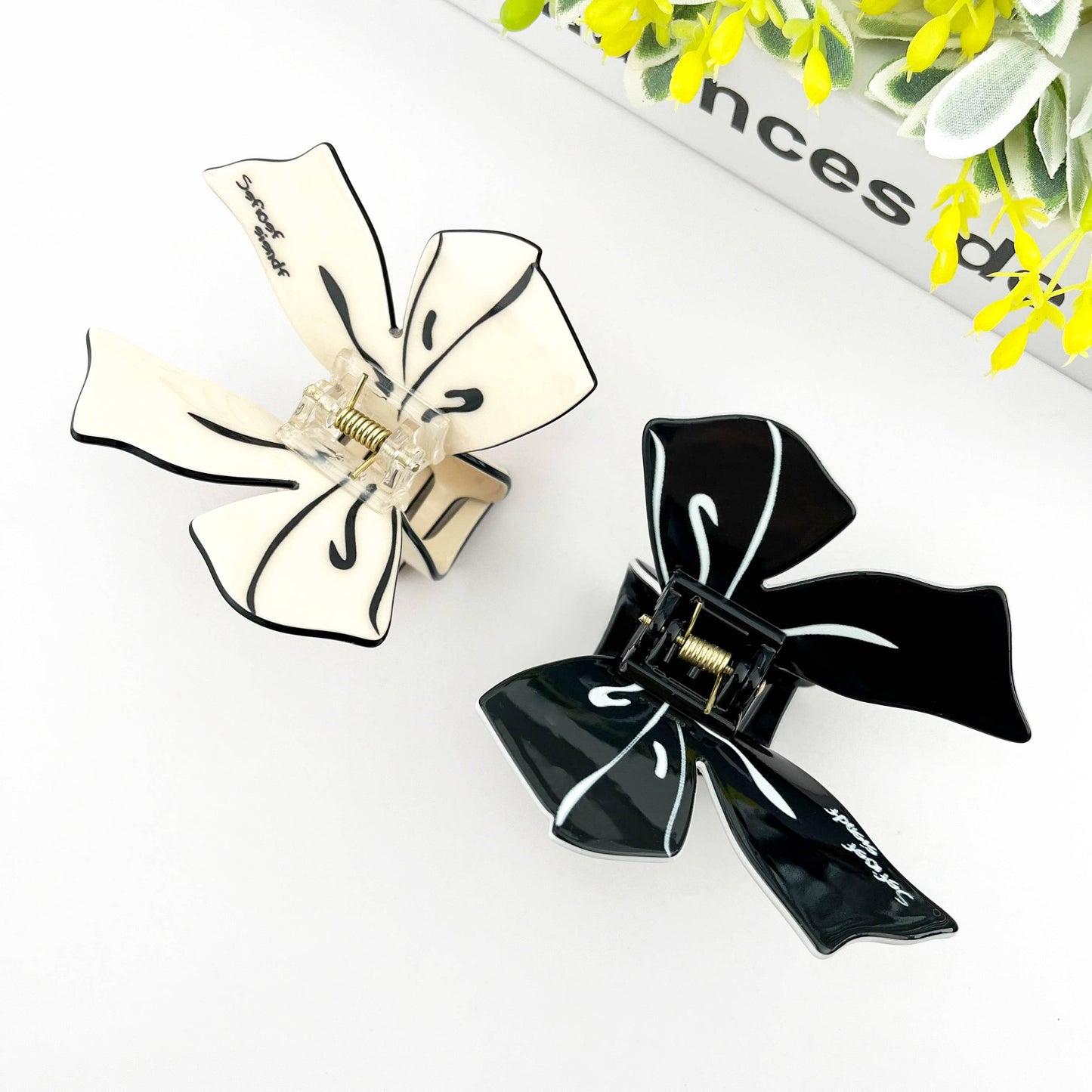Elegant Bow Claw Clip