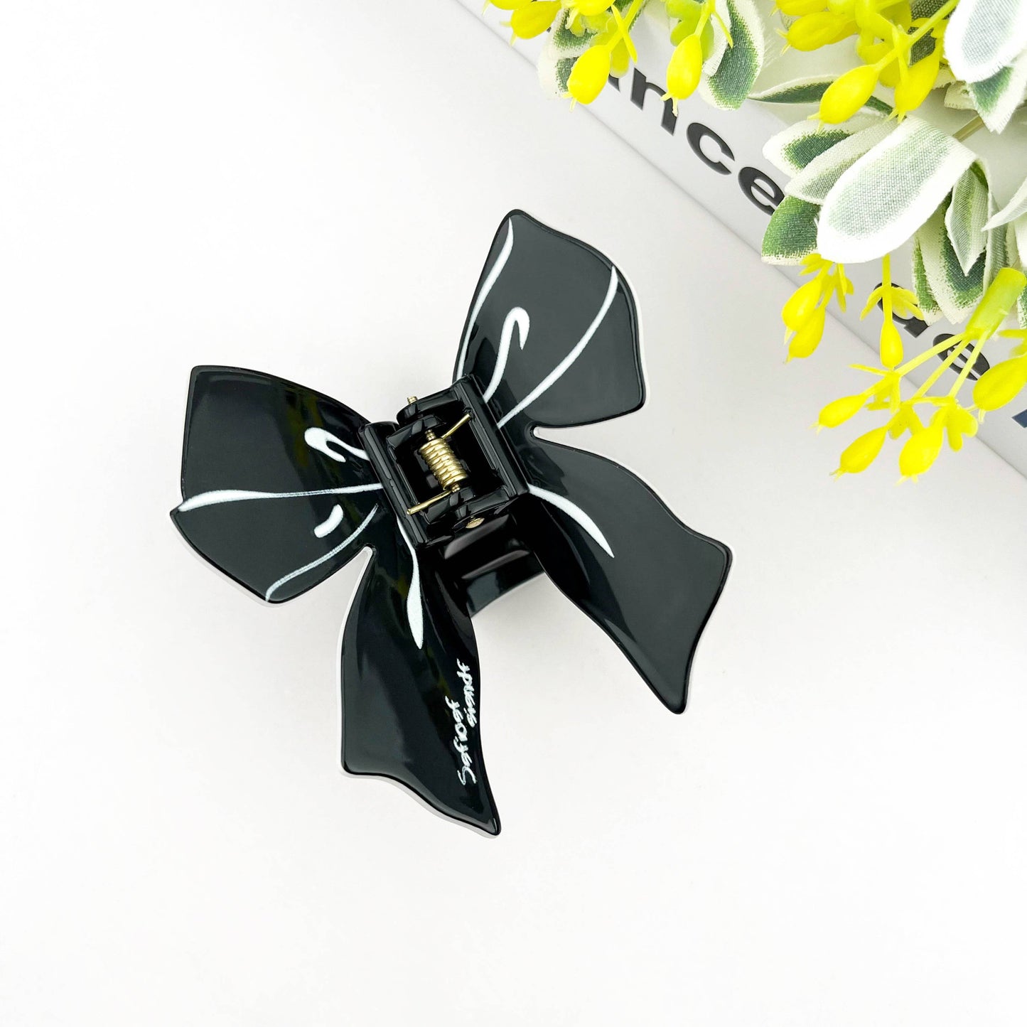 Elegant Bow Claw Clip