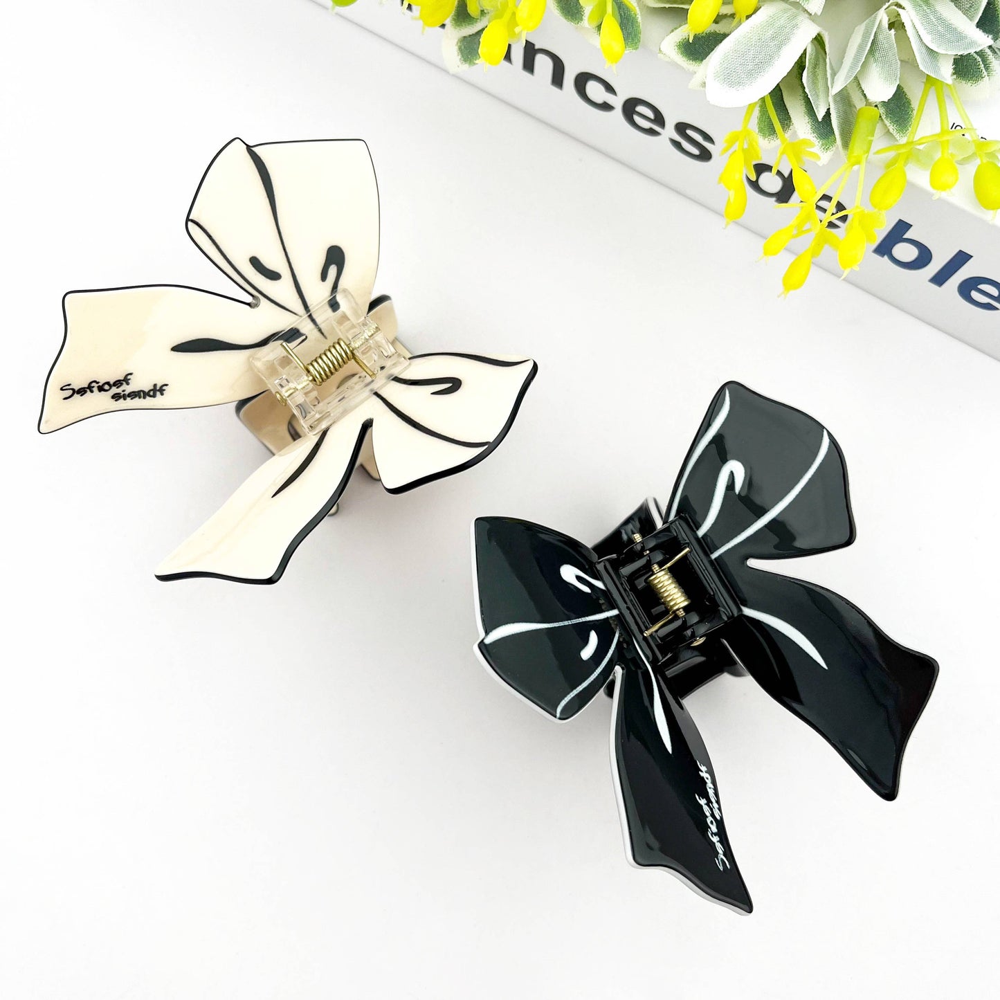 Elegant Bow Claw Clip