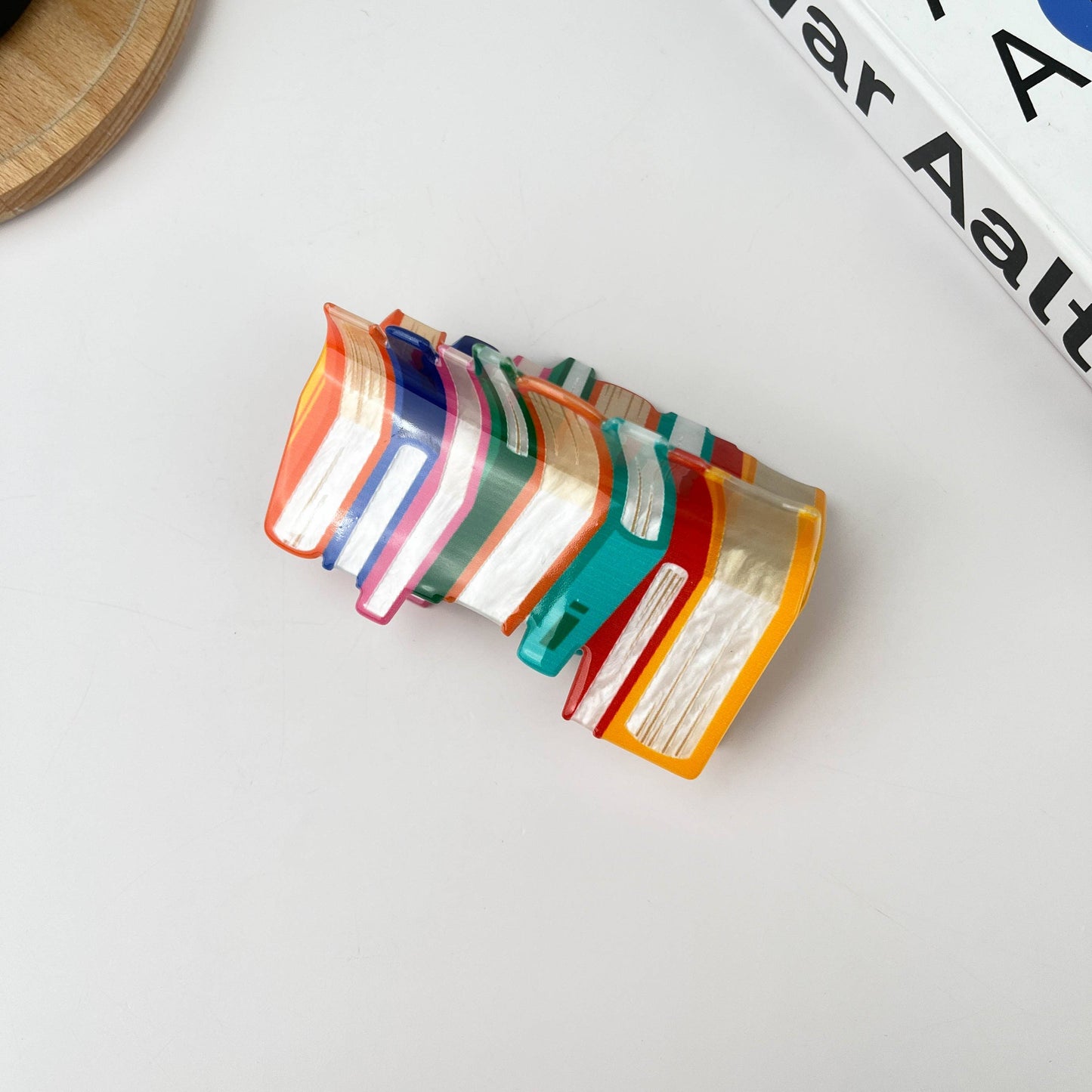 3.7'' Book Hair Clip