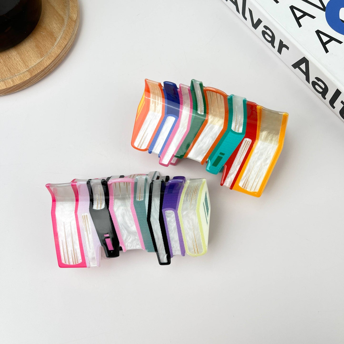 3.7'' Book Hair Clip